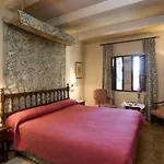 فندق De 4*