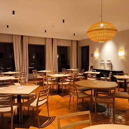 Hotel De 4*